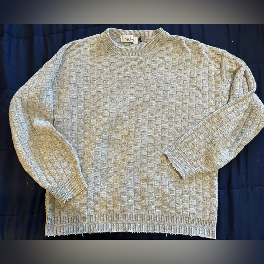 Bill Blass Textured Gray Crewneck Sweater